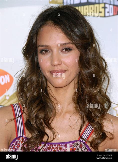 Jessica Alba Attends The 2007 Nickelodeons Kids Choice Awards Held At