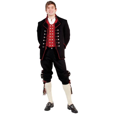 Den kan justeres og tilpasses for å passe deg perfekt gjennom hele bunadens levetid. Fanabunad herre | Haugtussa bak Slottet