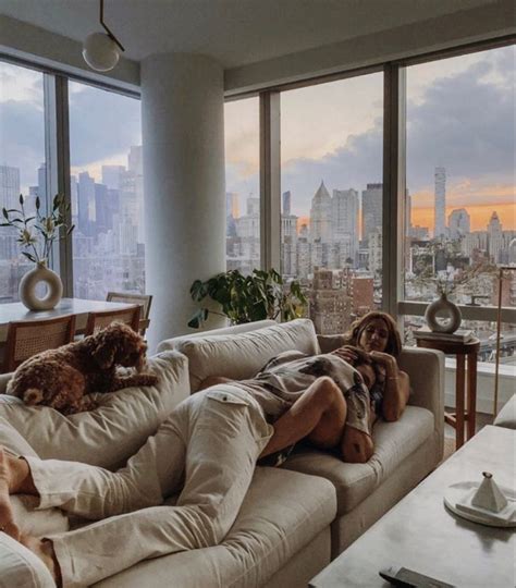Pin By 𝕖 𝕞 𝕞 𝕒 On ᒪiᖴᗴᔕtyᒪᗴ Dream Apartment Couples Cute Couples