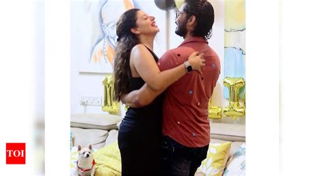 Sambhavna Seth And Husband Avinash Dwivedi Look Perfect For Each Other In This Candid Photo