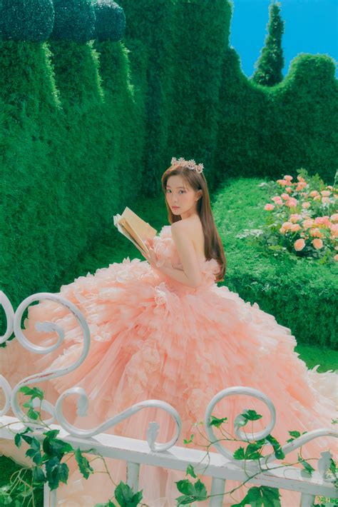 Seven Female K Pop Idols Who Look Like Fairytale Princesses While