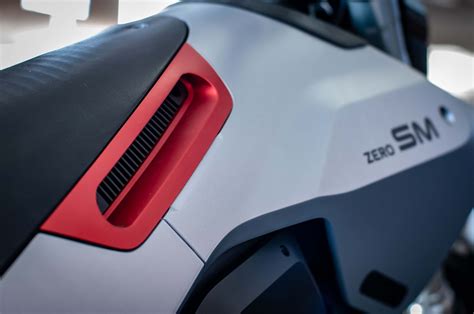 Well, here's another gas vs. Huge-Design-Zero-FX-custom-One-Moto-Show-09 | Huge design ...