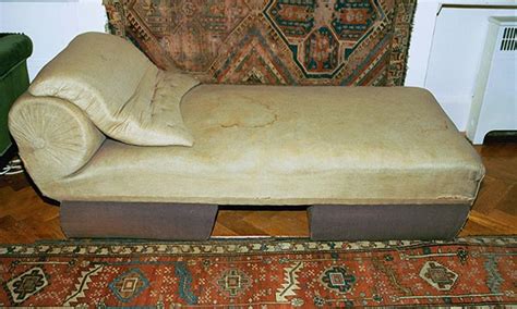 Analyse This Has Freud S Sofa Become A Religious Relic Art And Design The Guardian