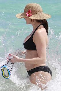 Softly Temperature Stephanie Seymour Wore Black Bikini On The Beach