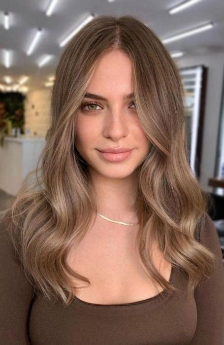 35 Best Dirty Blonde Hair Color With Highlight Ideas For 2024