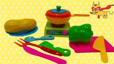 Hora de cocinar perros calientes. Juegos de cocina 🍒 Unboxing juguetes de cocina para niños ...