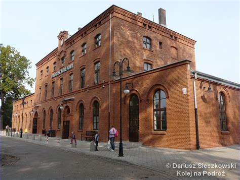 There is a dense train connection with katowice city operated by koleje śląskie. Dworzec kolejowy w Pszczynie - informacje - Kolej na Podróż