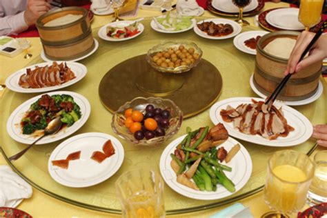 Alguna vez considerados exóticos, estos platos nacionales del lejano oriente han ganado popularidad en la cultura dominante. Comida asiática, diversidad de ingredientes y aromas
