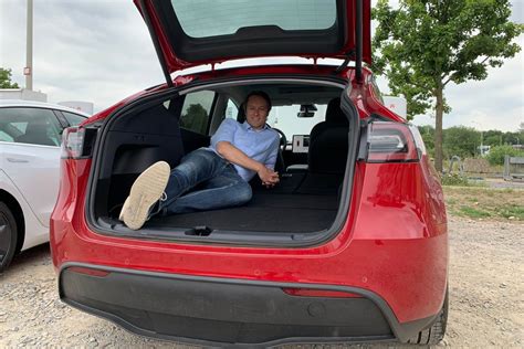 Hier kommt teslas neuester coup: Tesla Model Y Probefahrt, Test, Fahrbericht & Vergleich ...