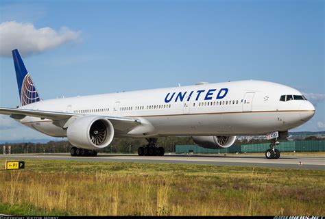 Boeing 777 300er United Airlines Aviation Photo 5910351