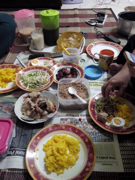 Bahagian kedua angkat sekali dengan jaring, alirkan kuah percik ke semua bahagian ayam bakar. DiARy d'QaSEh: Nasi Kerabu Di Raja + Ayam Percik + Ayam ...