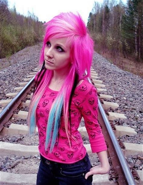 40 stunning long emo hairstyles for girls in 2022 blurmark