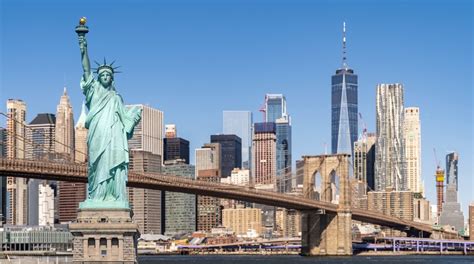 Premium Photo Brooklyn Bridge And Statue Of Liberty