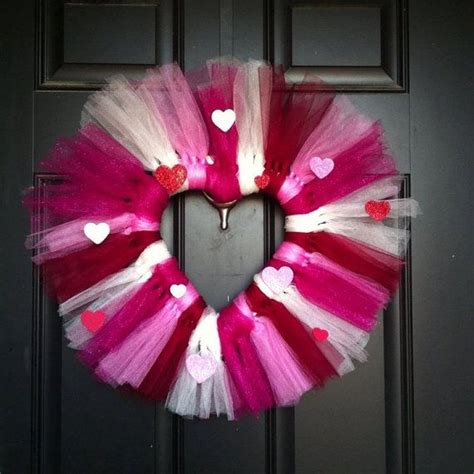 Heart Shaped Tulle Wreath Cute Valentine Ideas Valentine Day Wreaths