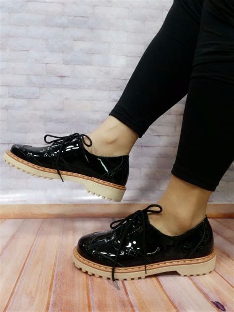 Venta Zapatos De Charol Negro Para Mujer En Stock