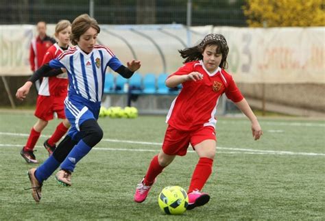 En el fútbol de élite: El fútbol también es cosa de niñas - ILEÓN.COM