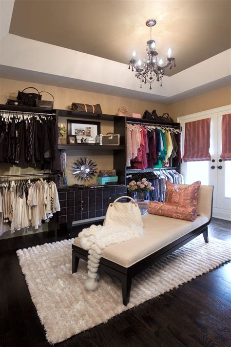 25 Perfect And Stylish Walk In Closets