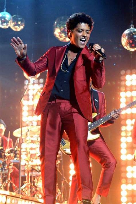 Bruno Mars Al Ritmo De La Moda Viste La Calle