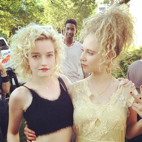 Julia Garner Braless Photos Her Best Outfits Without A Bra