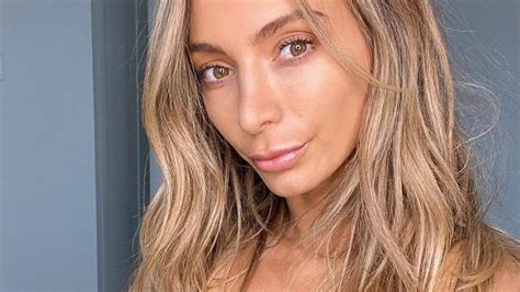 Nadia Bartel Reveals Nude Skin Tight Outfit Photos Gold Coast