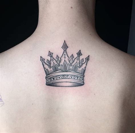 32 Beautiful Crown Tattoos