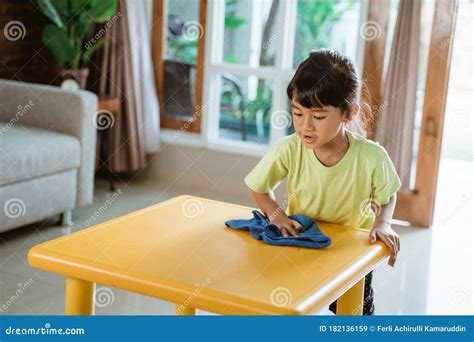 Little Kid Cleaning Up The Table Stock Image Image Of Clean Chores