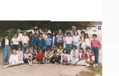 Photo De Classe Cm2 De 1985 ECOLE GROUPE SCOLAIRE DU DORLETT Copains