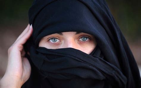 Muslim Woman Must Remove Burka In Court Judge Insists