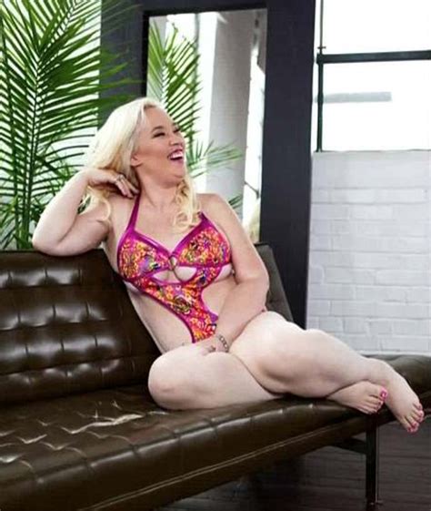 Mama June Shows Off New Body In Swimsuit After Dropping 300 Lbs Hollywood Life
