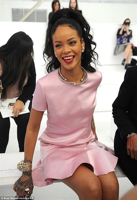 Photos Racy Singer Rihanna Looks Stunning In A Pink Dress At The