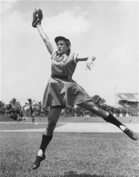 When Women Ruled Baseball The AAGPBL HowTheyPlay