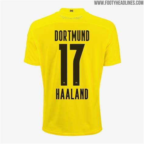 Reinier (borussia dortmund) right footed shot from the centre of the box to the centre of the goal. Puma Borussia Dortmund 20-21 Trikot-Schriftart ...