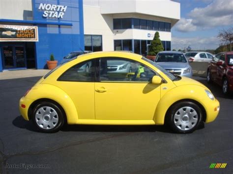 2002 Volkswagen New Beetle Gl Coupe In Double Yellow Photo 2 429573