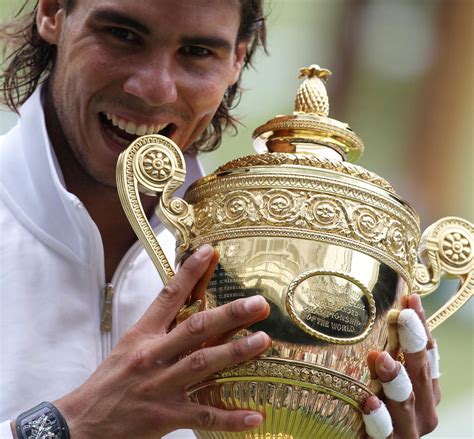 Nach seinen angaben fehlen noch eine reihe wichtiger trophäen von vergangenen siegen des ehemaligen tennisstars, darunter eine von seinem. Chancenloser Berdych: Nadal spaziert zum Wimbledon-Sieg ...