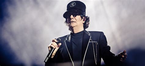 Il signore è il mio pastore, non manco di nulla. Renato Zero zerovskij: il re dei "sorcini" al cinema - Musicaccia