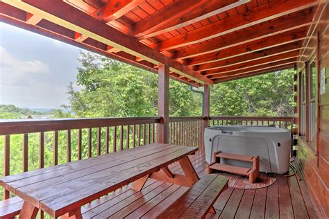New Log Cabin W Panoramic Mountain Views In Sevierville W 3 Br