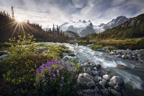 The Beautiful Mountains Of The Chilcotin In British Columbia 3000x2000