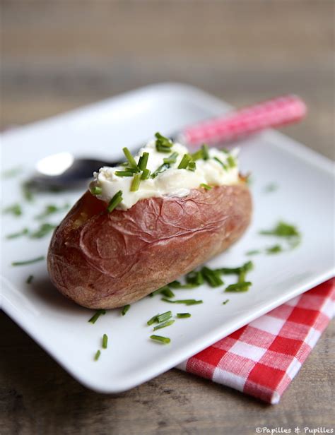 Pommes de terre au four fromage frais et ciboulette