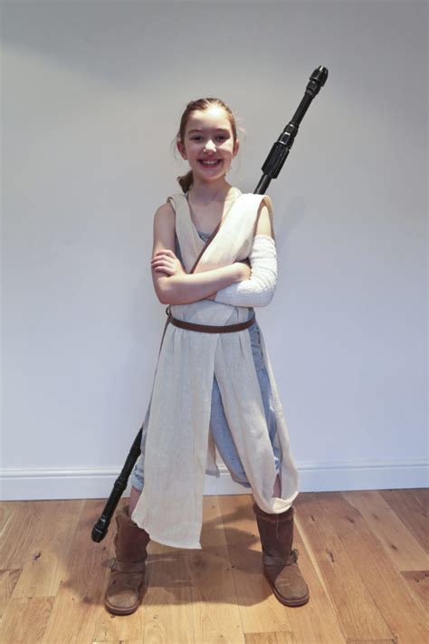 How To Make An Awesome Diy Star Wars Rey Costume On A Budget