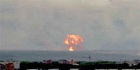 La catastrophe de tchernobyl s'est déroulée en deux phases radiologiques distinctes. "Bréve hausse" de la radioactivité après une explosion en ...