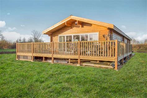 2 Bedroom Log Cabin Asfordby For Sale In Asfordby Leicestershire
