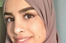 muslim handshake women sweden job case hand farah discrimination said she men mixed swedish wins refused applicant who