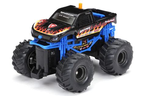 New Bright 143 Scale Radio Controlled Team Bigfoot Monster Truck Play