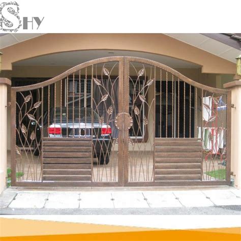 The modern day entrance gate designs are not only attractive but are kept secure and safe from the front gate design for single floored house can be a double door gate with modern day lock. Modern Decorative House Entrance Cast Iron Latest Main ...