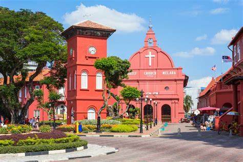 A famosa terletak di bandar hilir, melaka bersebelahan replika istana kesultanan melaka dan gereja st. 10 Tempat untuk dikunjungi di Melaka