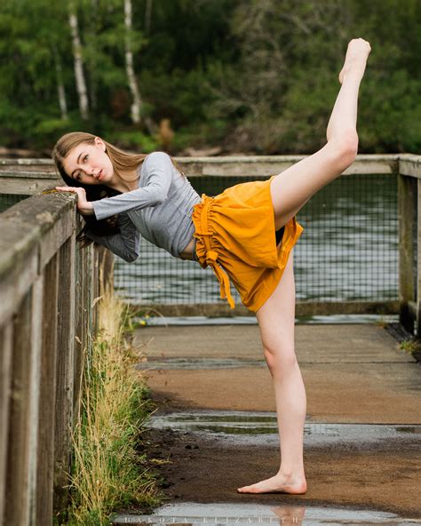 Pin By Daniel Farris On Cute Girl Outfits Dance Photo Shoot Senior Portrait Photography