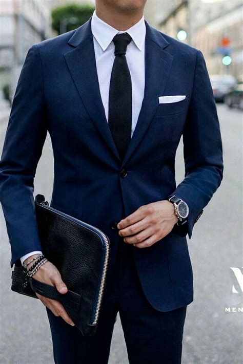 Fitting the navy blue men's suit. The 25+ best Navy blue suit ideas on Pinterest | Navy suit ...