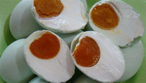 Saran cara penyajian bubur ayam bandung : Cara Membuat Telur Asin Dengan Bahan Sederhana