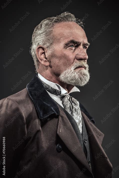 Vintage Characteristic Senior Man With Gray Hair And Beard Stud 스톡 사진