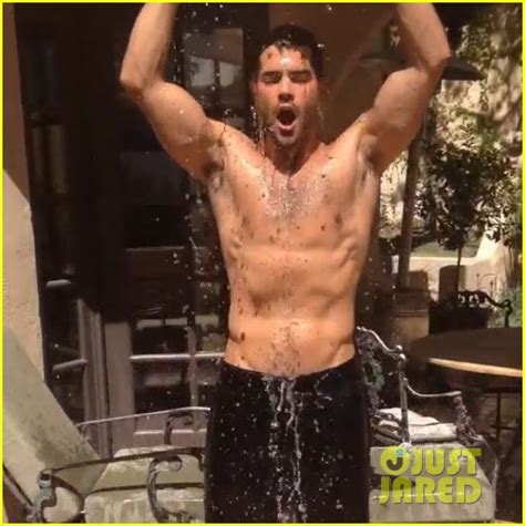 Dallas Jesse Metcalfe Goes Shirtless For Ice Bucket Challenge Photo